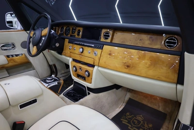 Rolls-Royce Phantom Drophead-6