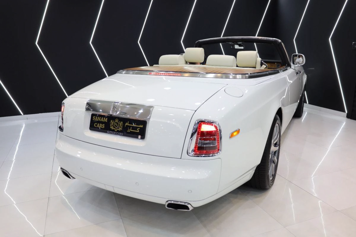 Rolls-Royce Phantom Drophead-8-8
