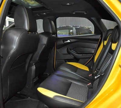 Ford Focus ST ( 2016 Model ) in Yellow Color GCC Specs-10