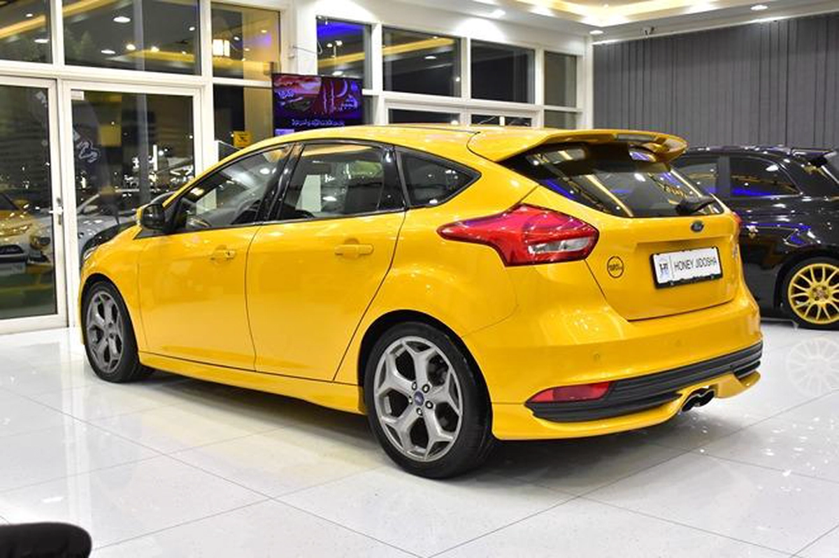 Ford Focus ST ( 2016 Model ) in Yellow Color GCC Specs-4-4
