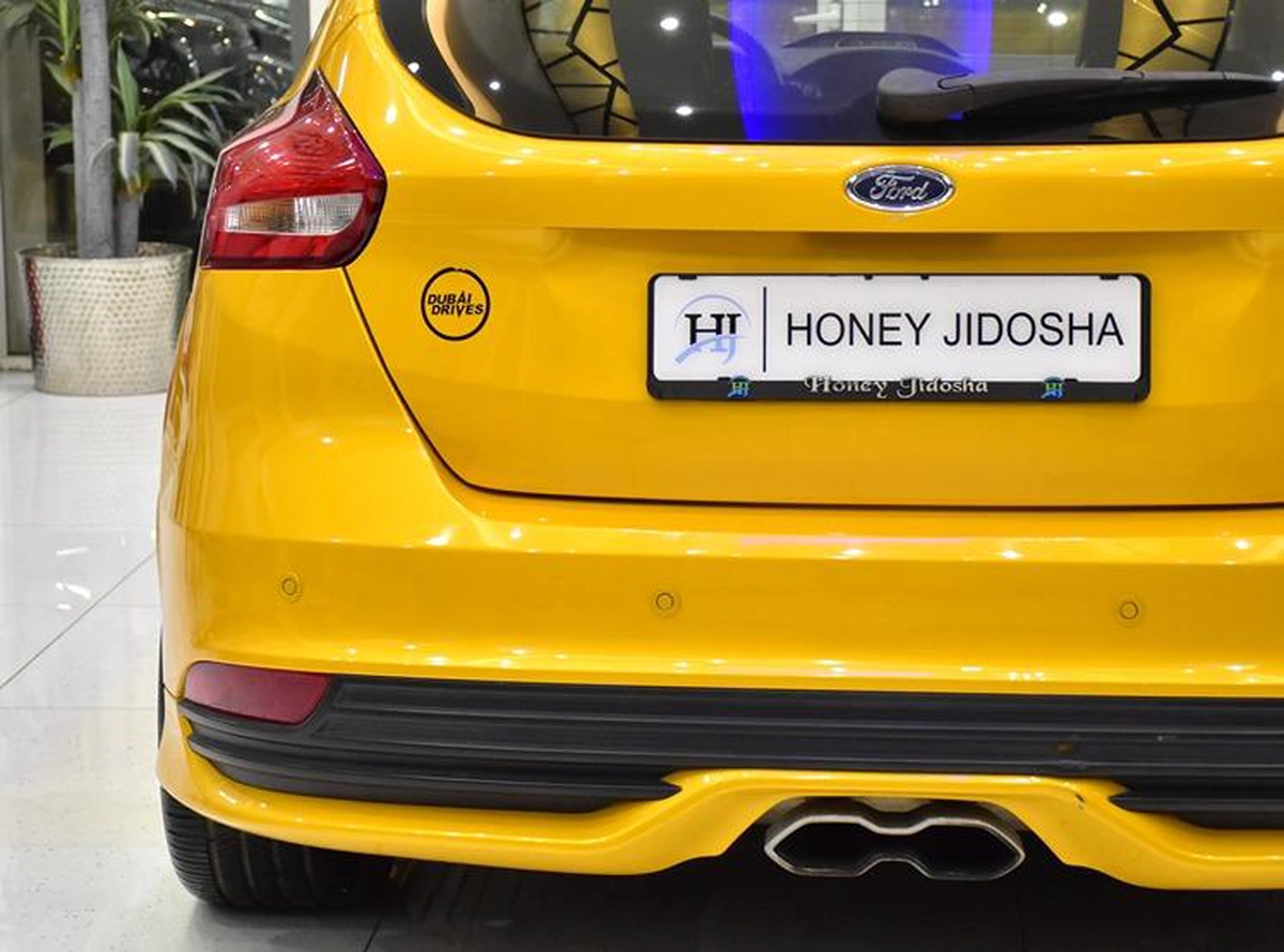 Ford Focus ST ( 2016 Model ) in Yellow Color GCC Specs-9-9