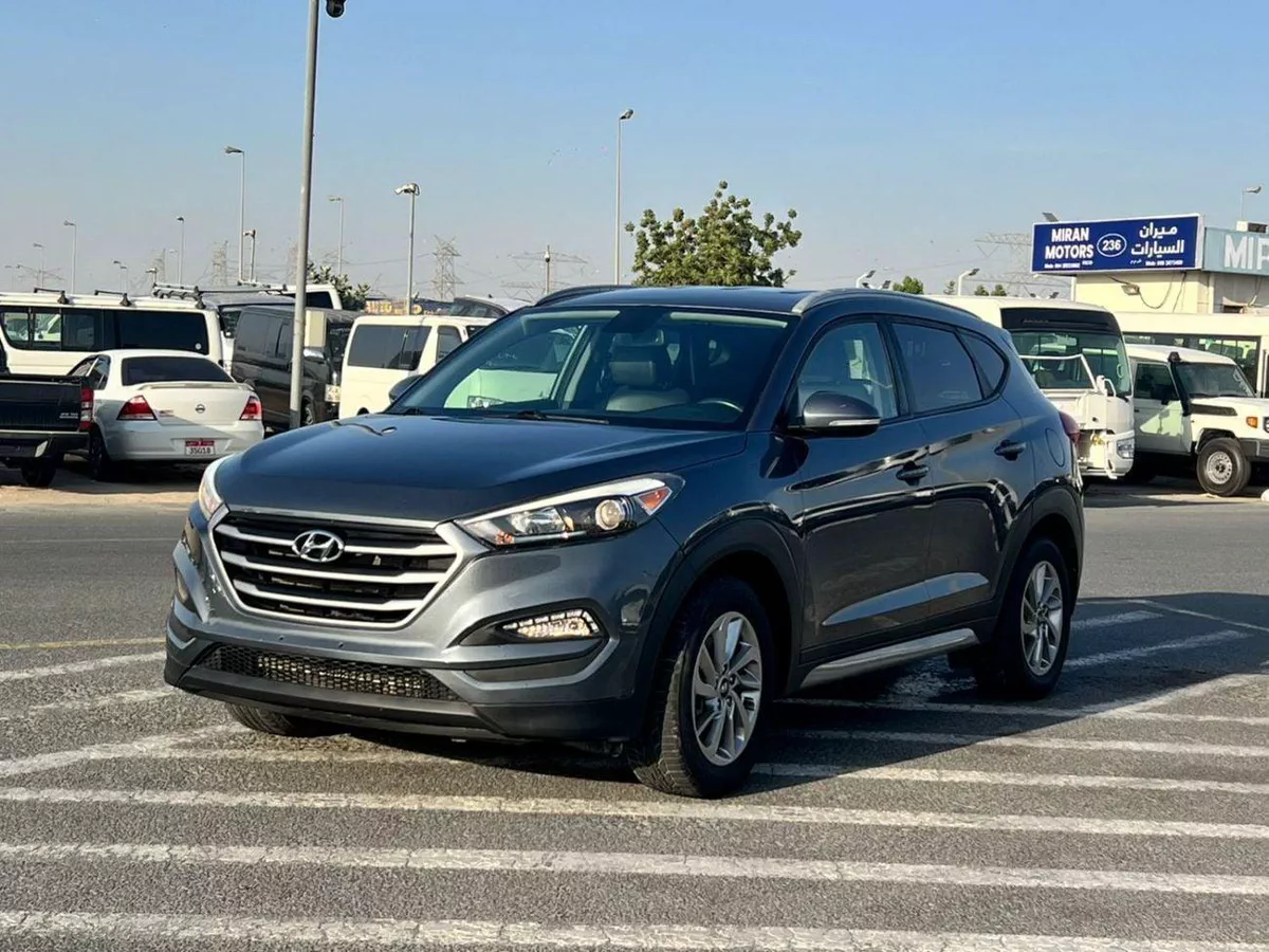 Hyundai Tucson GL 2018 Hyundai Tucson 2.0L V4 - AWD 4x4 - Rear Camera - Leather Seat-2-0