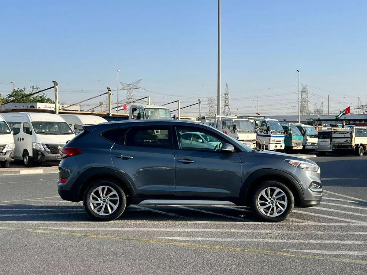 Hyundai Tucson GL 2018 Hyundai Tucson 2.0L V4 - AWD 4x4 - Rear Camera - Leather Seat-8-0