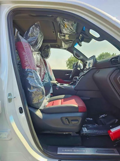 Toyota Land Cruiser VXR 3.3L DIESEL TWIN TURBO || PWR WITH MEMORY SEATS || HUD , RADAR | JBL SPEAKERS (CODE # LCDVXRHA)-10