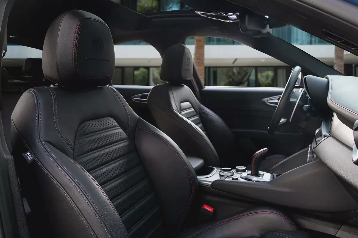 3,428 P.M |  Giulia Competizione | 0% Downpayment | Warranty!-10-10