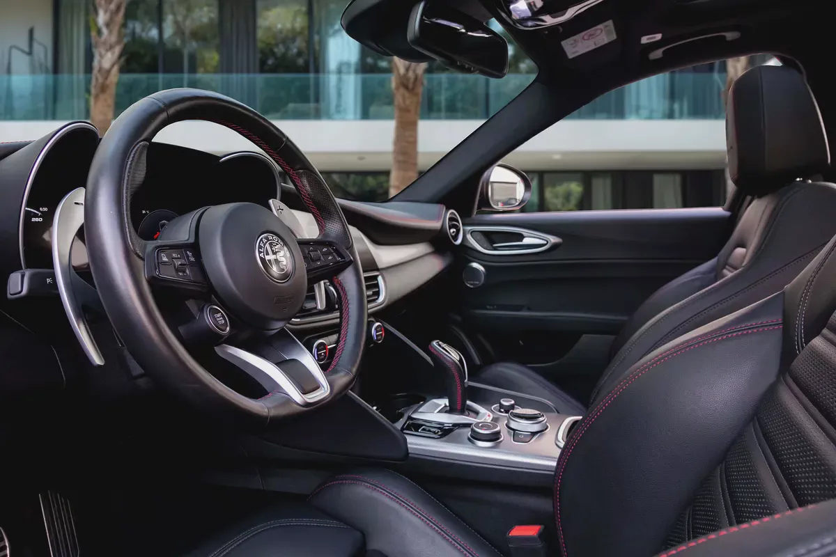 3,428 P.M |  Giulia Competizione | 0% Downpayment | Warranty!-8-8