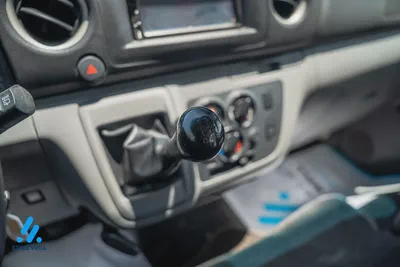 2022 Nissan Urvan NV350  13 Seater High Roof Van -Petrol - GCC - Manual Transmission-16
