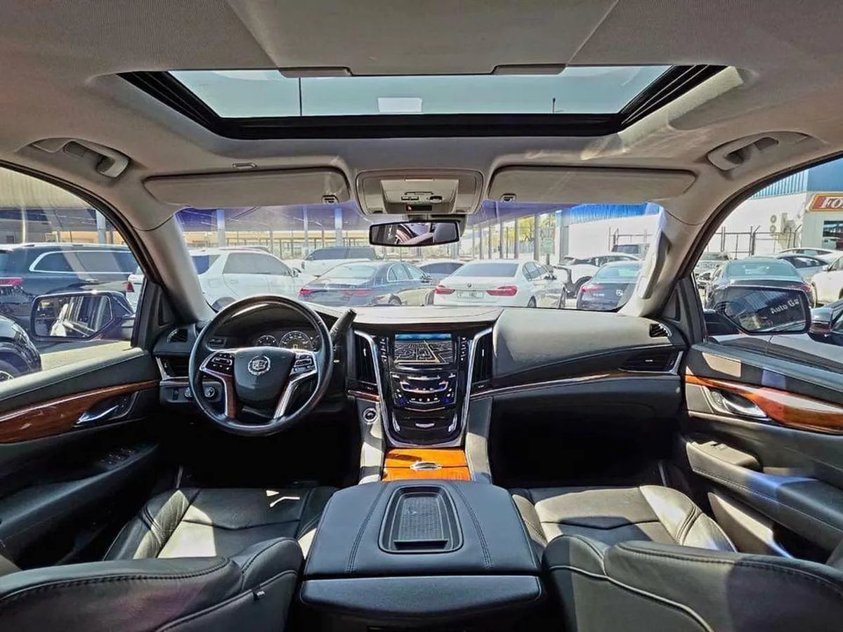 Cadillac Escalade PREMIUM Luxury 6.2L Premium Luxury 2015 GCC-14-14
