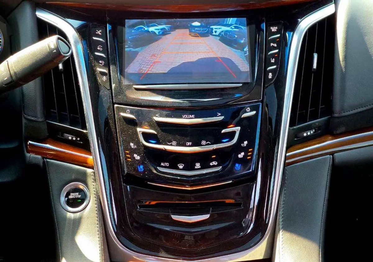 Cadillac Escalade PREMIUM Luxury 6.2L Premium Luxury 2015 GCC-13-13
