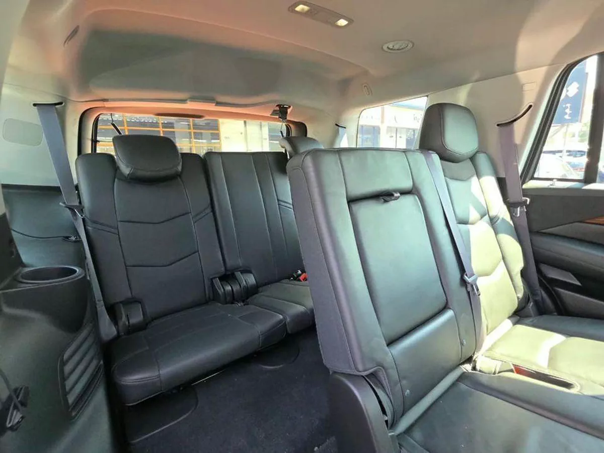 Cadillac Escalade PREMIUM Luxury 6.2L Premium Luxury 2015 GCC-9-9