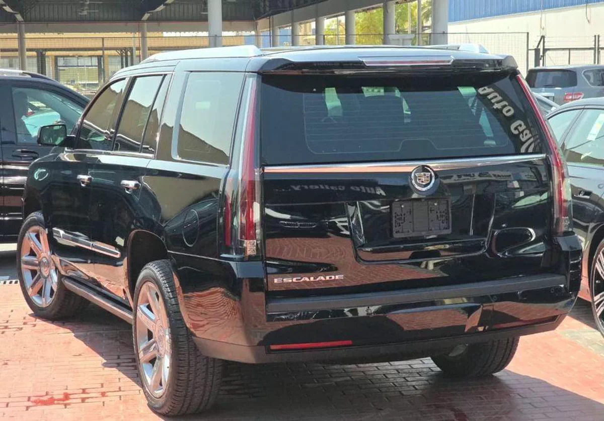 Cadillac Escalade PREMIUM Luxury 6.2L Premium Luxury 2015 GCC-4-4