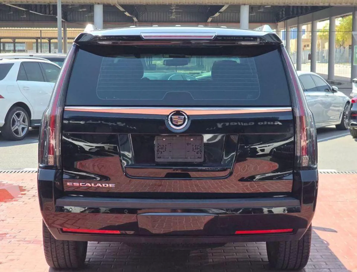 Cadillac Escalade PREMIUM Luxury 6.2L Premium Luxury 2015 GCC-5-5