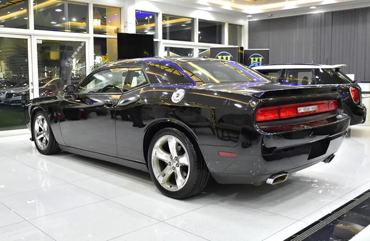 Dodge Challenger ( 2012 Model ) in Black...-1-1