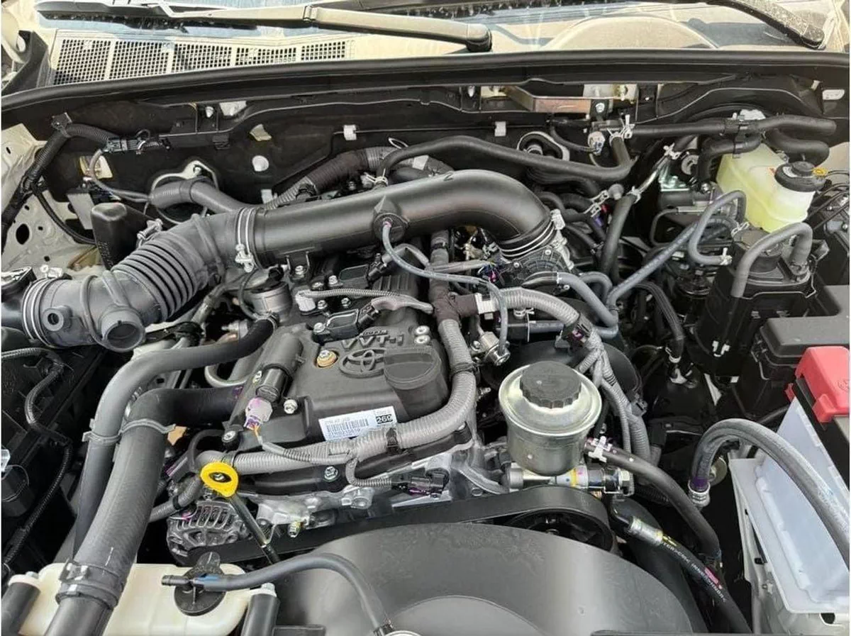 Toyota Hilux Toyota Hilux 2.7L Petrol AT Full Option With Bush Start MY2025-20-0