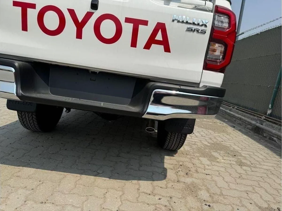 Toyota Hilux Toyota Hilux 2.7L Petrol AT Full Option With Bush Start MY2025-4-0