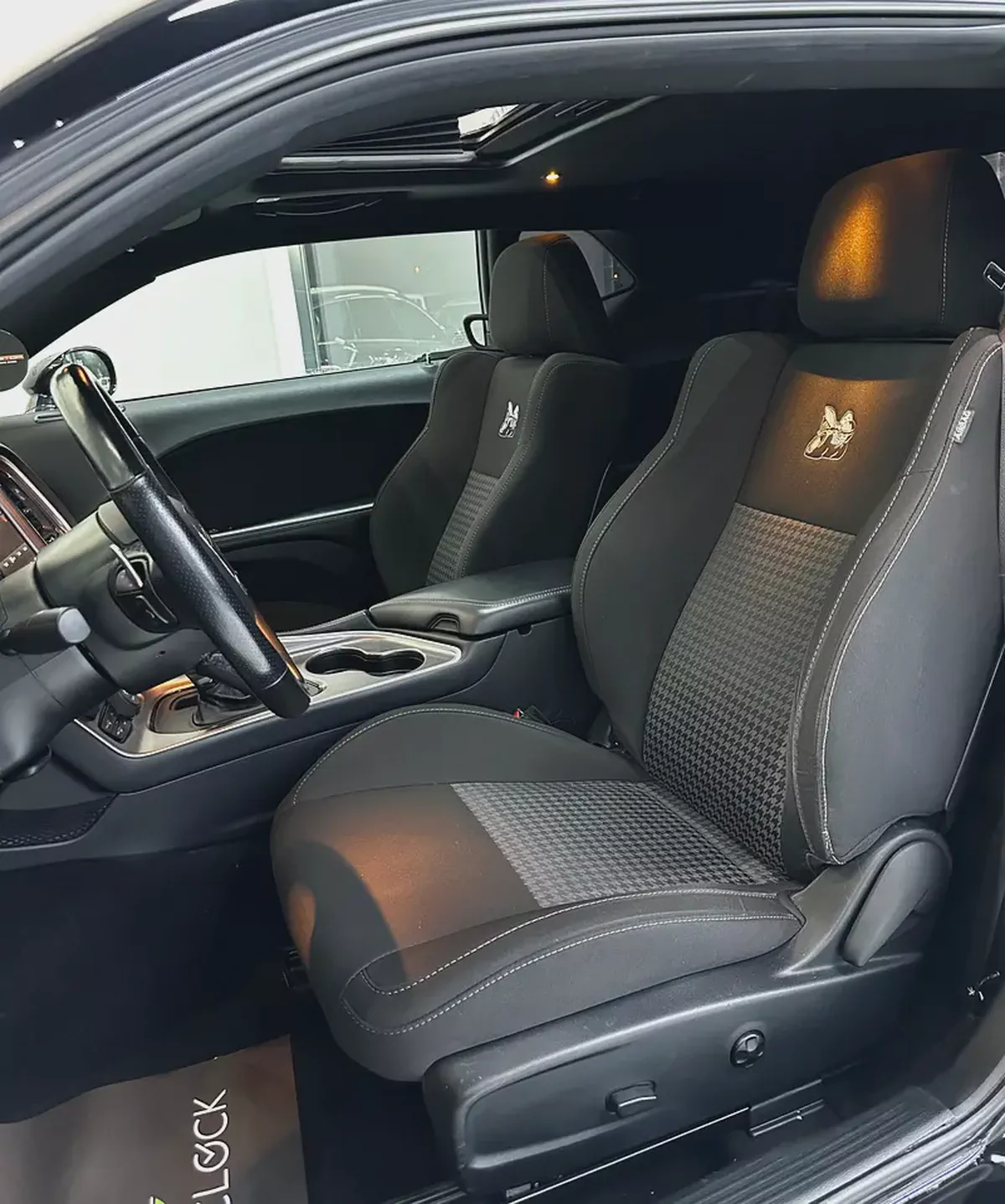 [DODGE CHALLENGER SCATPACK 6.4L V8] [SUNROOF]-10-10