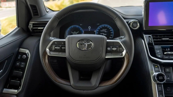 Toyota Land Cruiser PETROL 2026