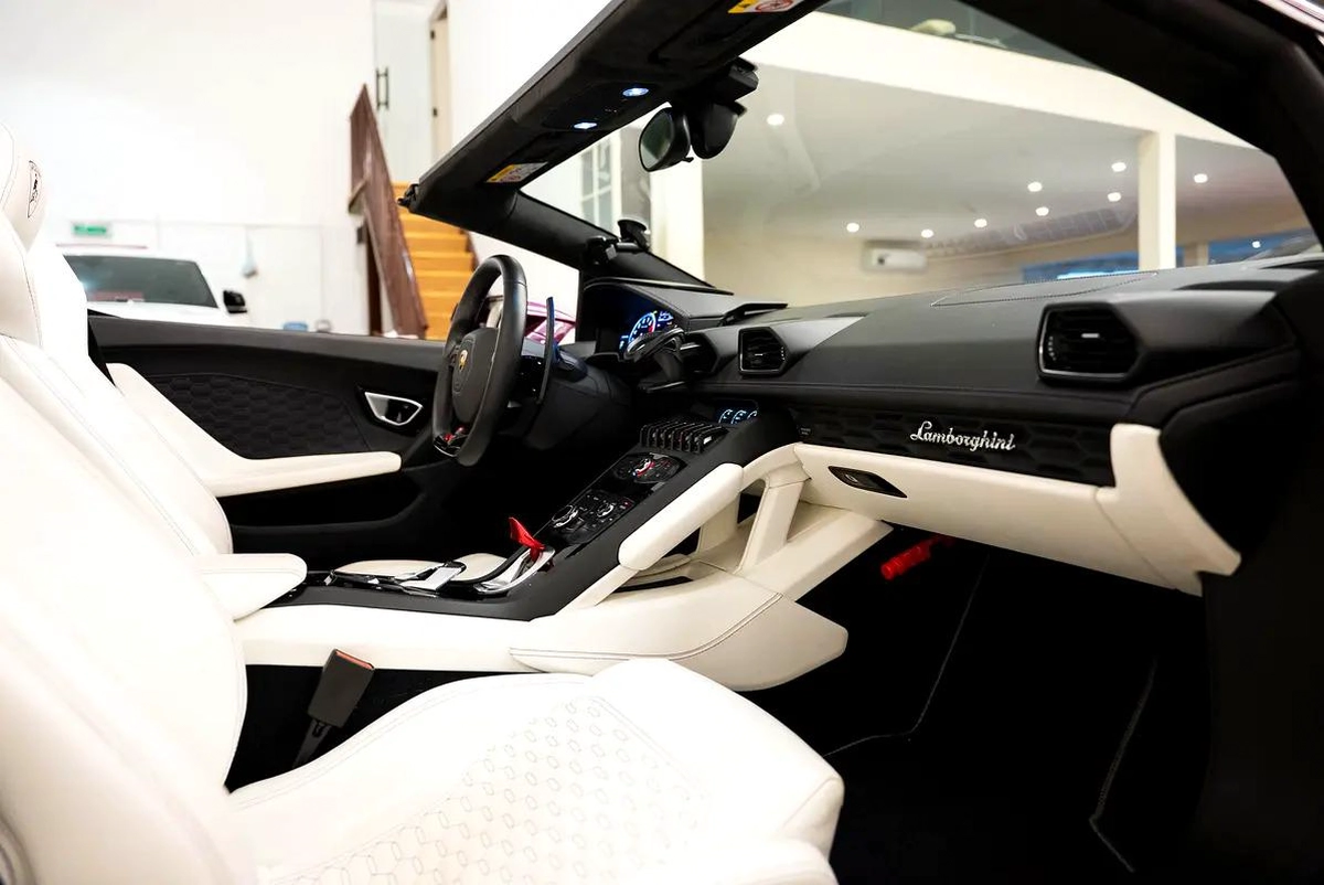 AED 17,164 PM | LAMBORGHINI HURACAN SPYDER 2017 | LP 610 | WELL MAINTAINED | 1 YEAR WARRANTY-1-1