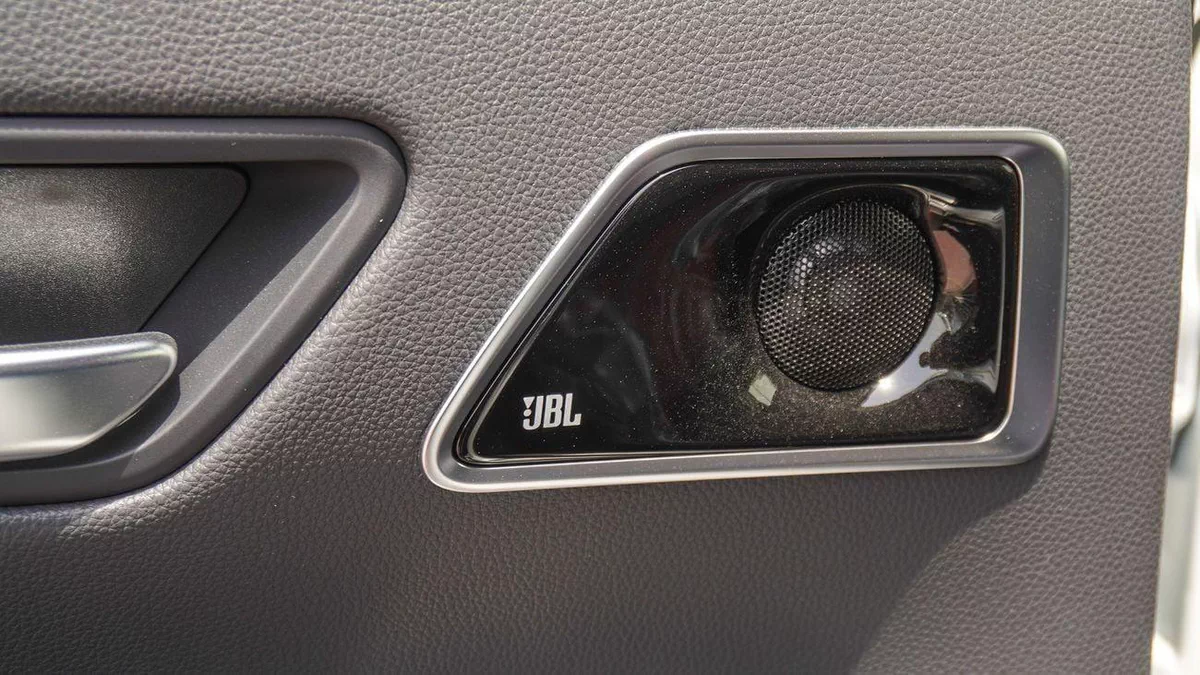Toyota Land Cruiser VXR TWIN TURBO 3.5L HYBRID-9-0