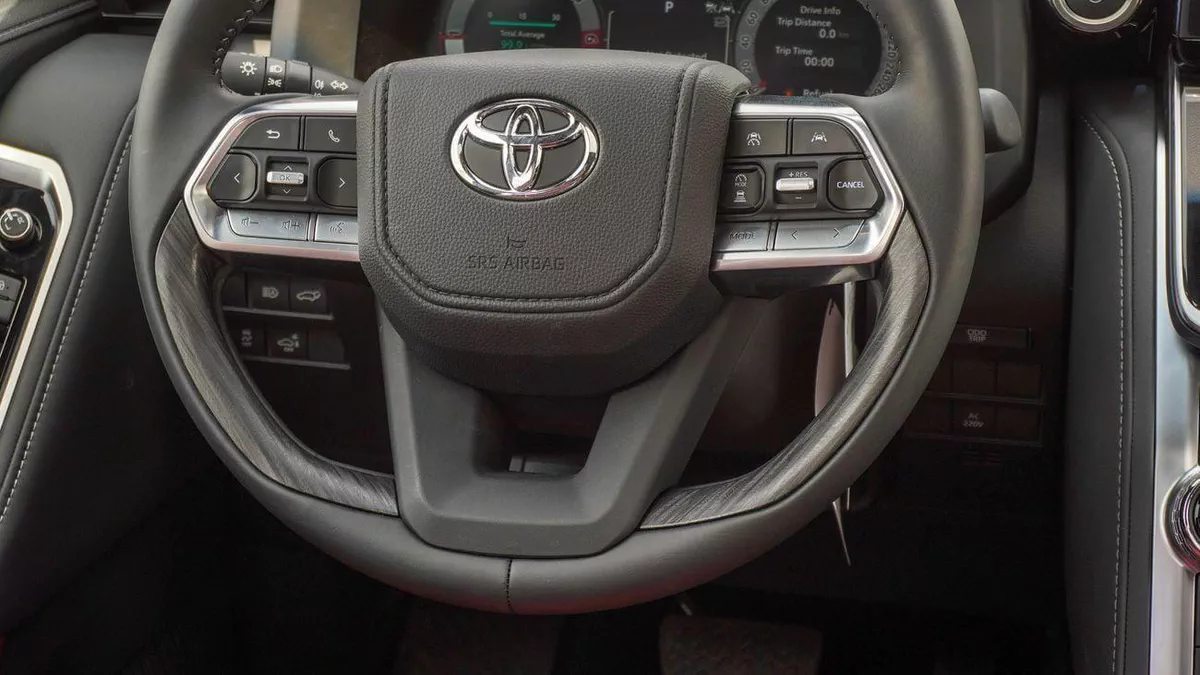 Toyota Land Cruiser VXR TWIN TURBO 3.5L HYBRID-4-0