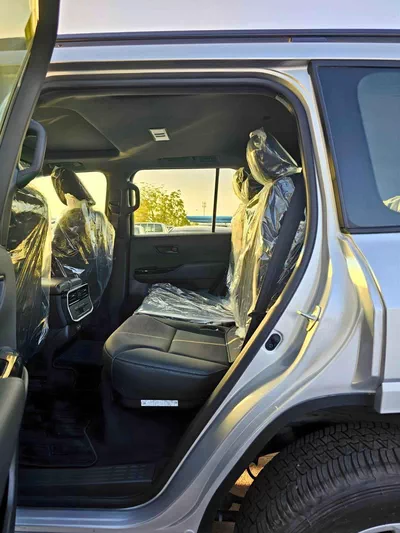 Toyota Land Cruiser GXR BASIC / 4.0L PETROL V6 / SUNROOF / LEATHER WITH DRIVER POWER SEAT (CODE # GXR4B)-10