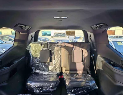 Toyota Land Cruiser GXR BASIC / 4.0L PETROL V6 / SUNROOF / LEATHER WITH DRIVER POWER SEAT (CODE # GXR4B)-17