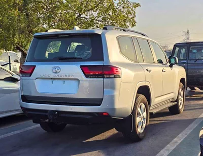 Toyota Land Cruiser GXR BASIC / 4.0L PETROL V6 / SUNROOF / LEATHER WITH DRIVER POWER SEAT (CODE # GXR4B)-3