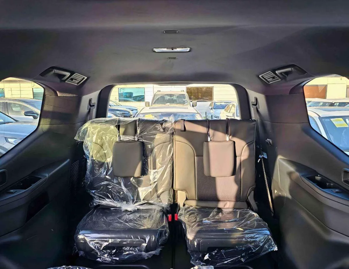 Toyota Land Cruiser GXR BASIC / 4.0L PETROL V6 / SUNROOF / LEATHER WITH DRIVER POWER SEAT (CODE # GXR4B)-17-0