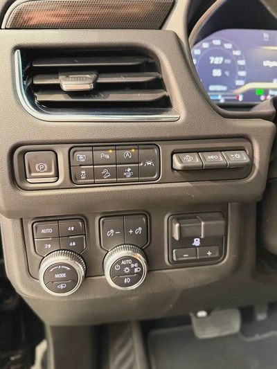 GMC Yukon AT4 2023 GCC Specs-13
