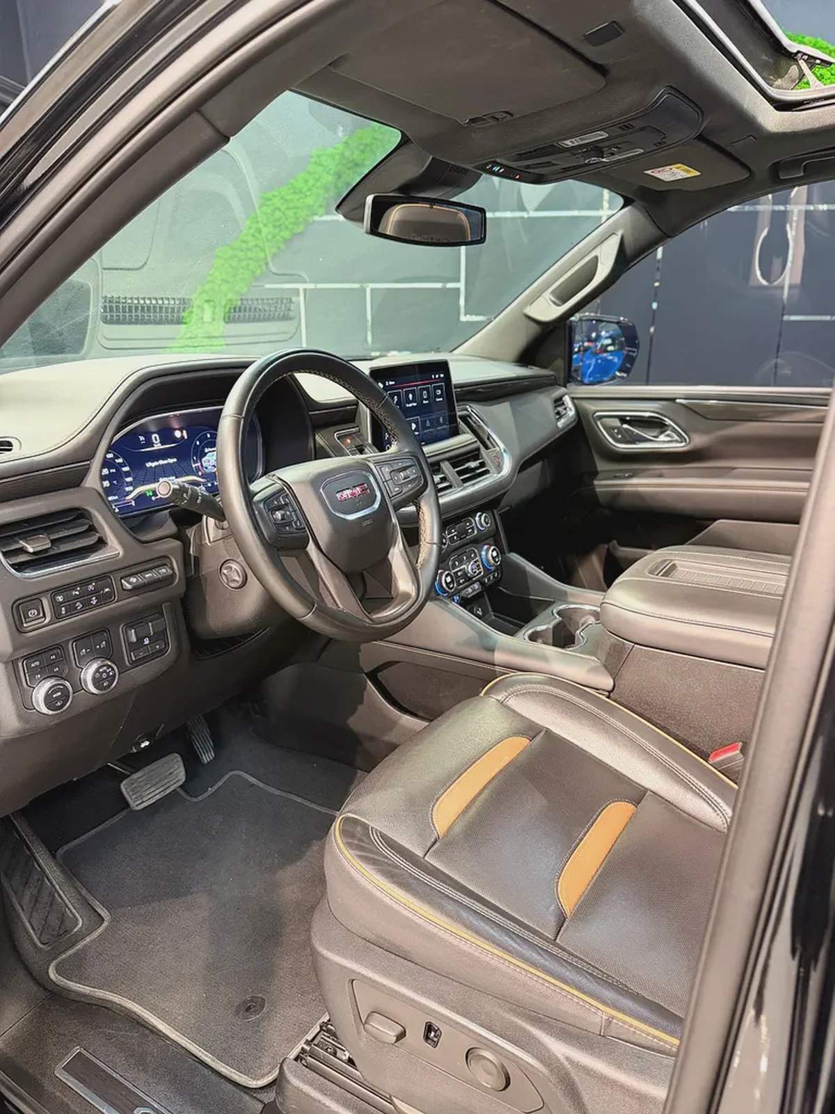 GMC Yukon AT4 2023 GCC Specs-9-9
