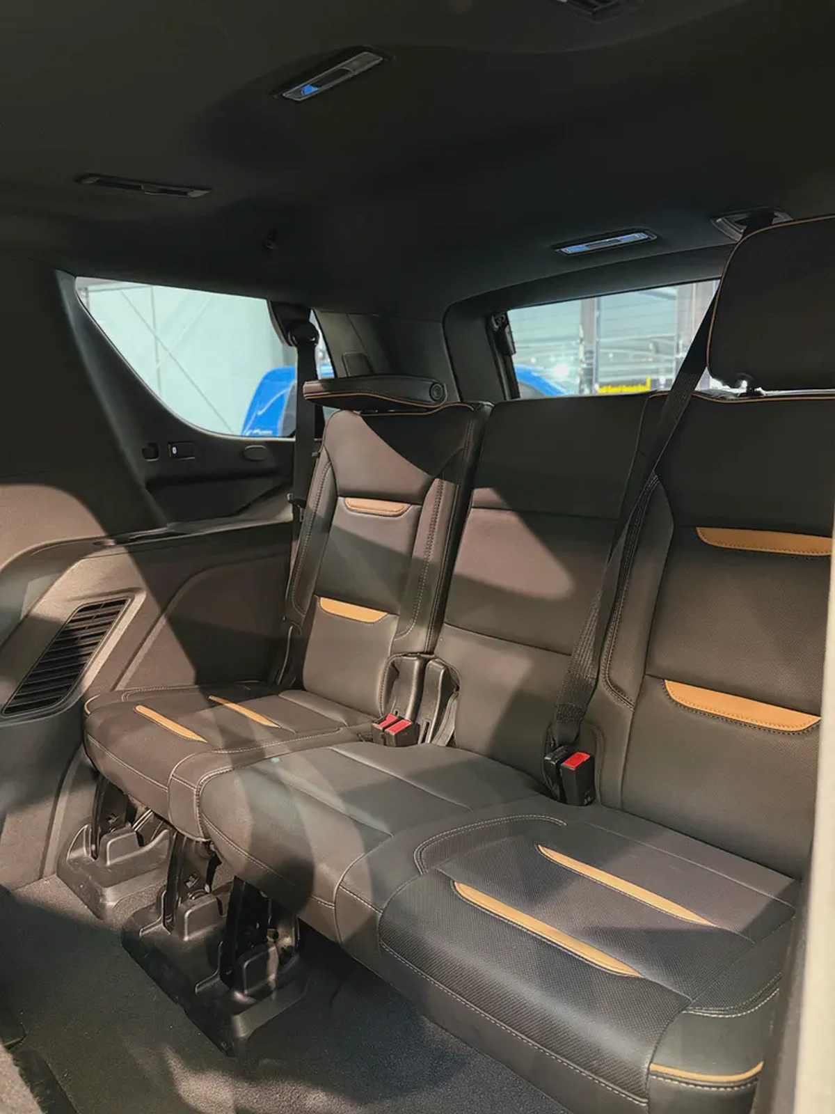 GMC Yukon AT4 2023 GCC Specs-12-12