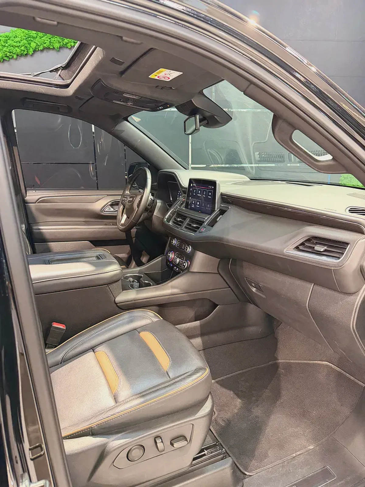 GMC Yukon AT4 2023 GCC Specs-14-14