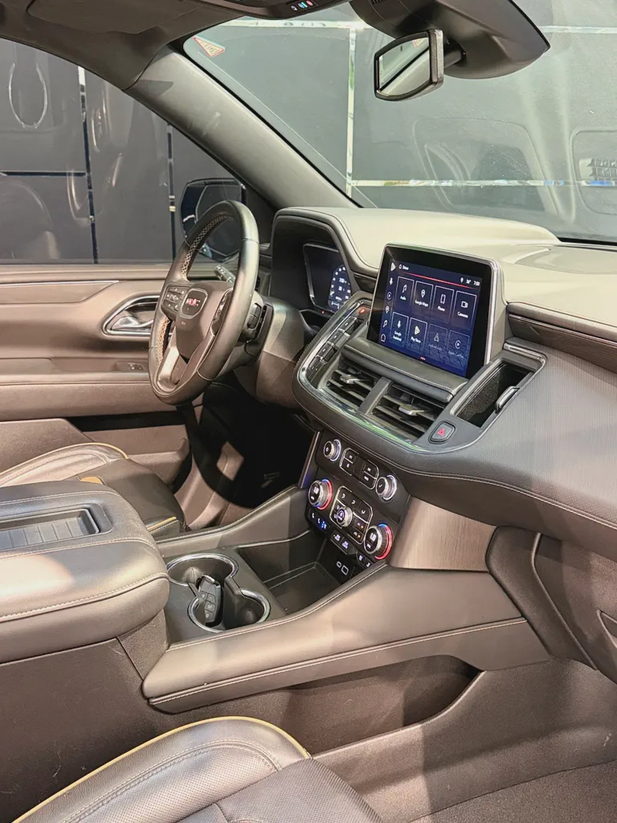 GMC Yukon AT4 2023 GCC Specs-15-15