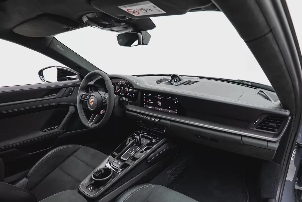 2025 PORSCHE 911 CARRERA GTS WITH WARRANTY.-7-7