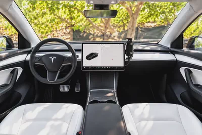 Tesla Model Y Performance 2023 GCC Specs-13