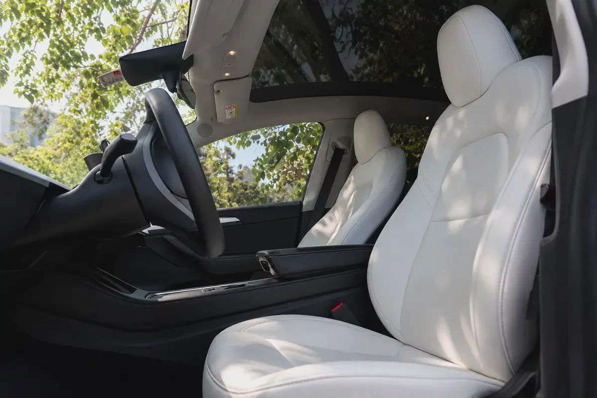 Tesla Model Y Performance 2023 GCC Specs-9-9
