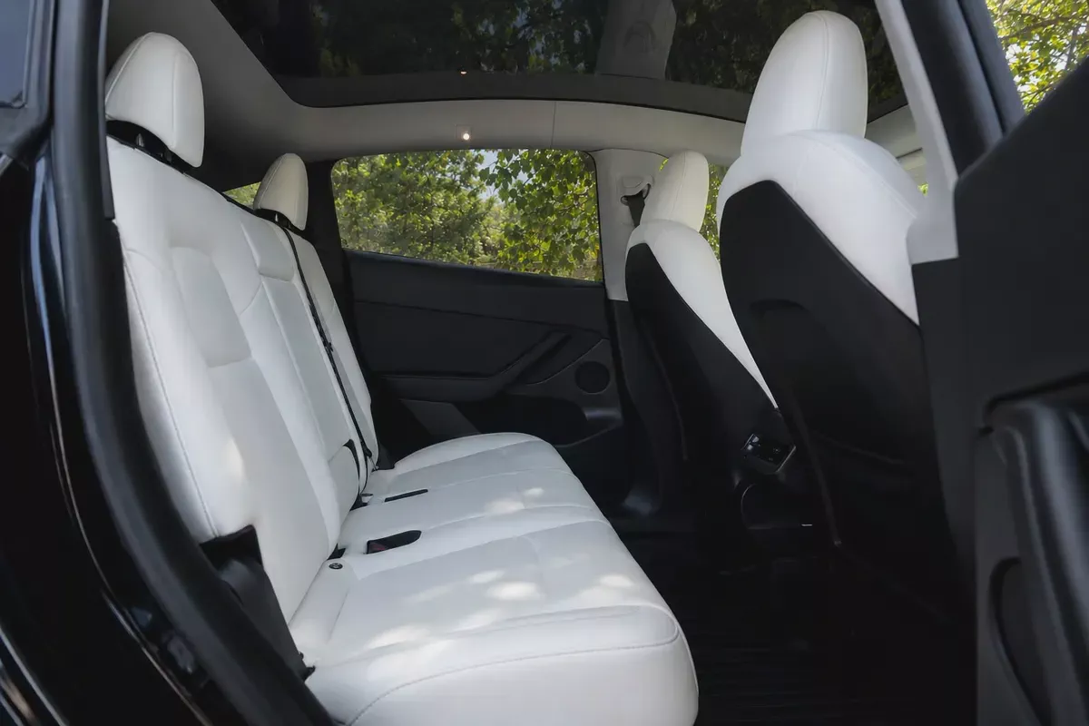 Tesla Model Y Performance 2023 GCC Specs-11-11