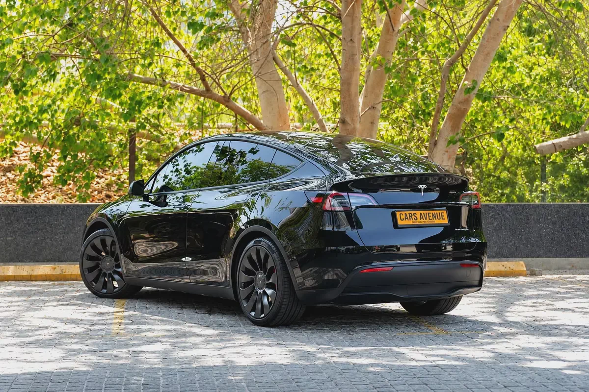 Tesla Model Y Performance 2023 GCC Specs-14-14