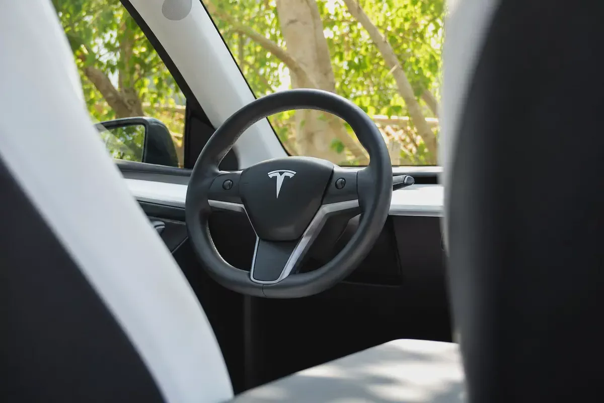Tesla Model Y Performance 2023 GCC Specs-5-5