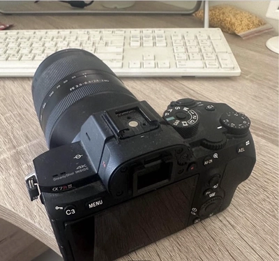 Sony Alpha a7R III Mirrorless Camera with FE 24-240mm Lens-1