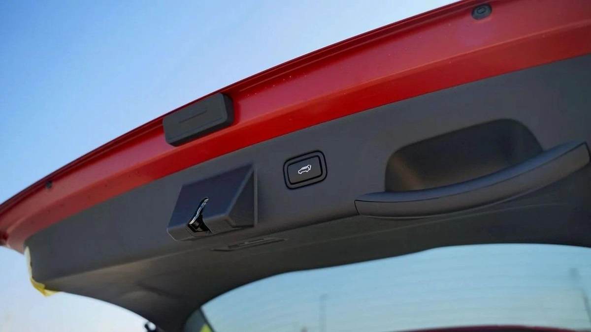 HYUNDAI TUCSON 2.0L PETROL GCC 2026 | RED EXTERIOR