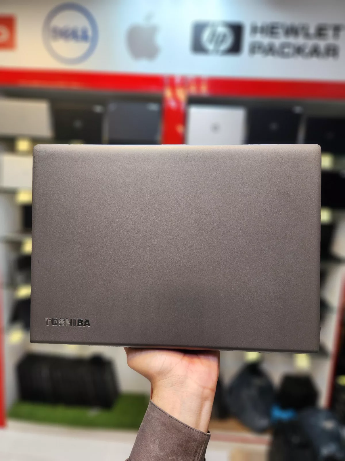 Toshiba Laptop | Slim and Light Weight-2-2