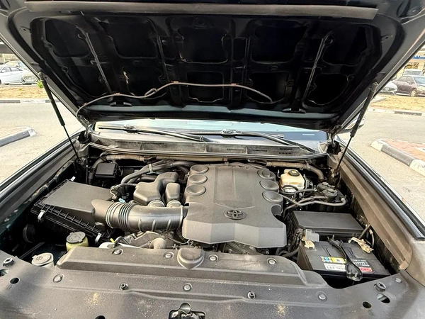 Toyota Prado 2018 VXR V6 Full Option Accident Free