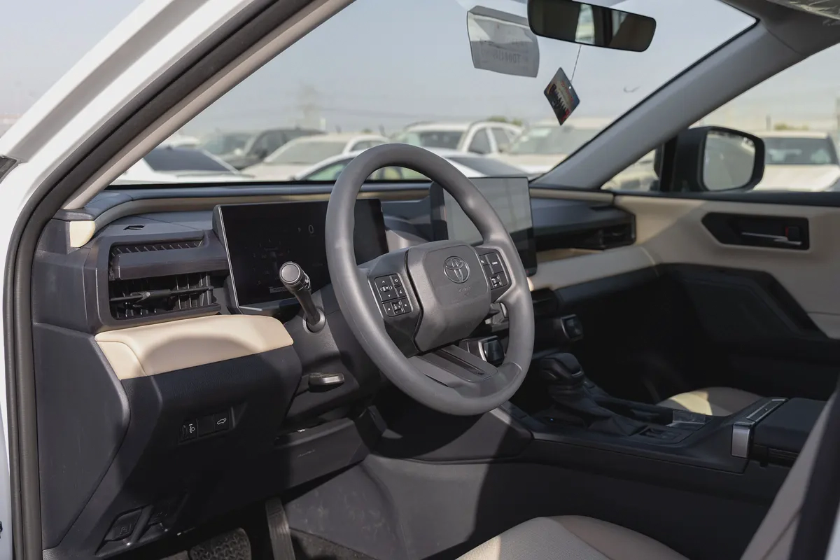 Toyota RAV4 XLE | 2026 | GCC | BRAND NEW | AWD | V4 2.0L | White | (EXPORT)-14-14