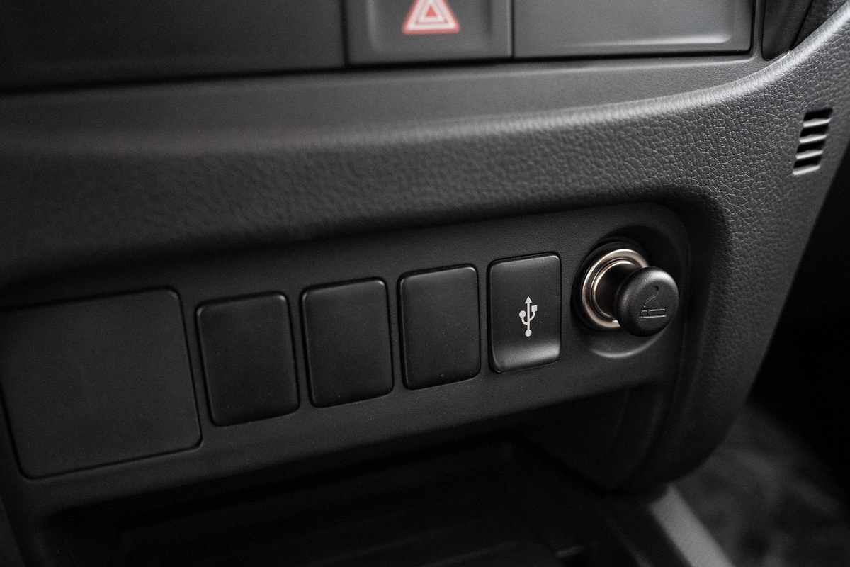 MITSUBISHI L200 2.5L M/T DIESEL 2WD MODEL 2023-18-18