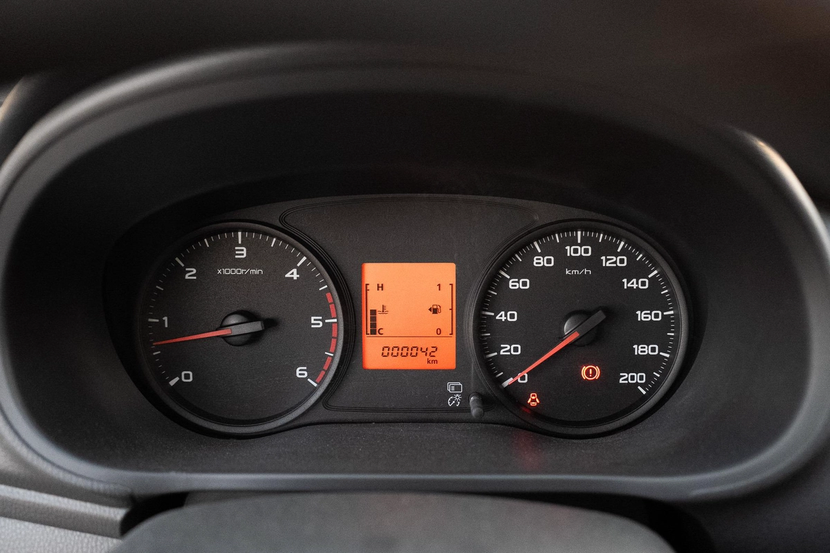 MITSUBISHI L200 2.5L M/T DIESEL 2WD MODEL 2023-20-20