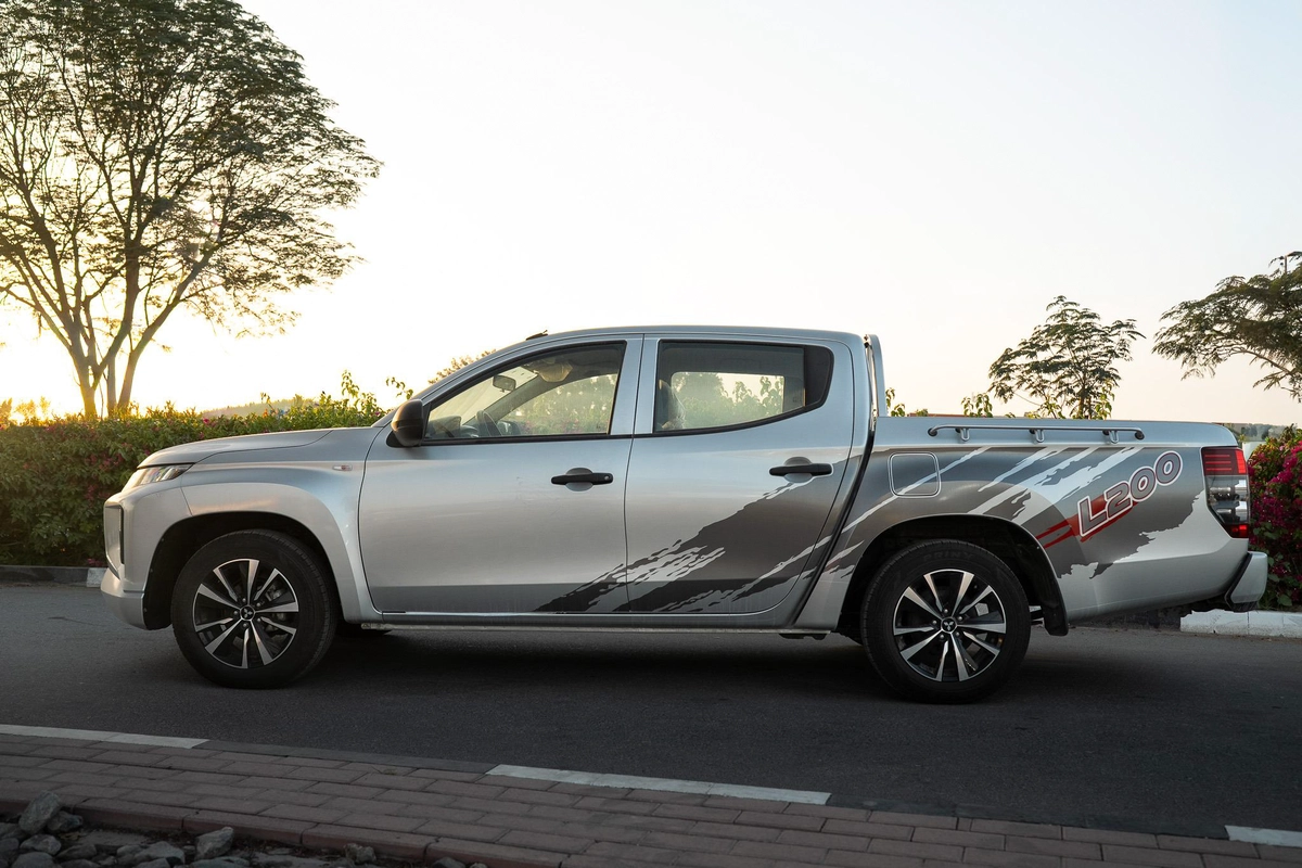 MITSUBISHI L200 2.5L M/T DIESEL 2WD MODEL 2023-21-21