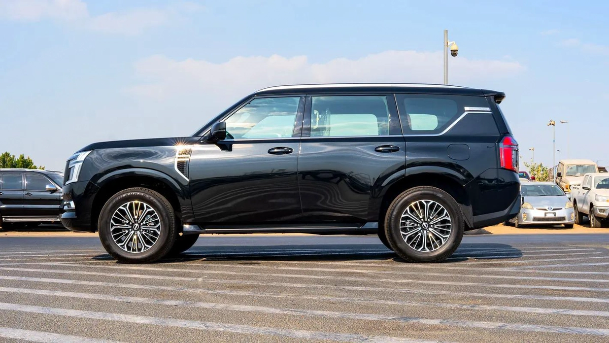 2026 Nissan Patrol V6 3.8L SE Platinum AT Petrol-3-3