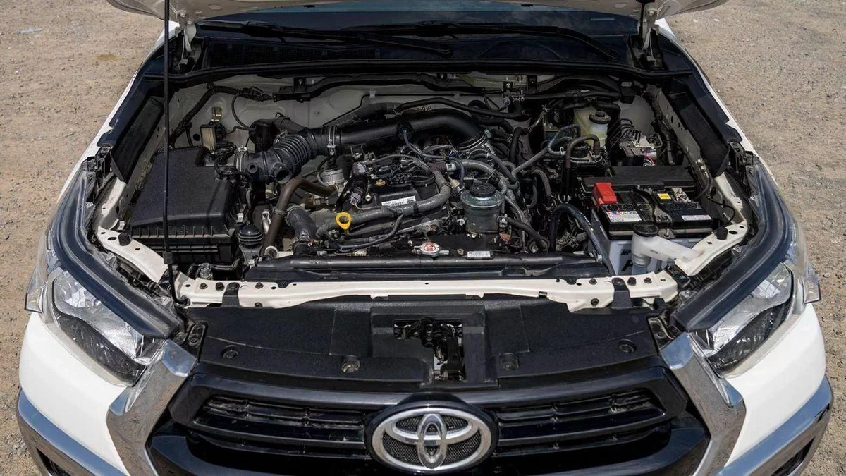 Toyota Hilux GLX MID OPTION PETROL 2.7 AT-14-0