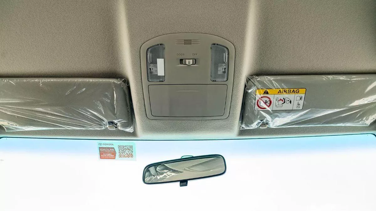 Toyota Hilux GLX MID OPTION PETROL 2.7 AT-17-0
